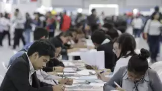 El alza de contagios de COVID-19 es un riesgo latente para los negocios