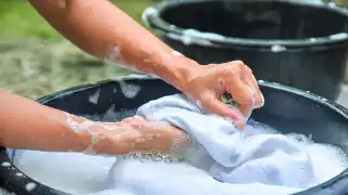 ¿En verdad que la CFE recomienda lavar a mano para no gastar electricidad? Esto es lo que se sabe