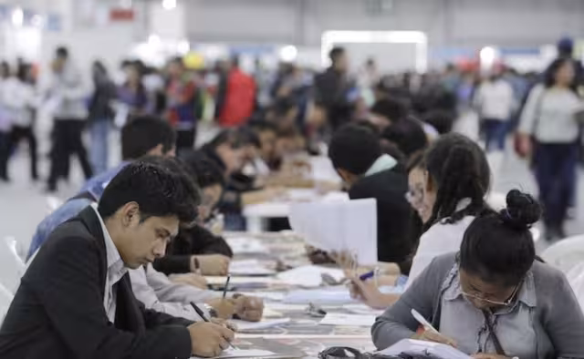 El alza de contagios de COVID-19 es un riesgo latente para los negocios