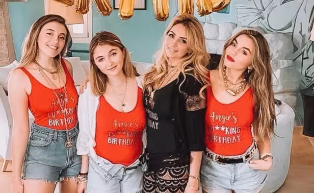 Las tres hijas de Angélica Rivera derrocharon sensualidad y alegría en trajes de baño muy coloridos