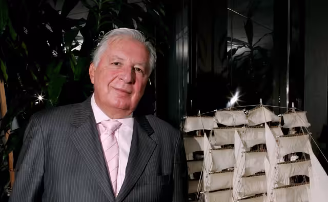 Gómez Mont Urueta nació en la Ciudad de México el 23 enero de 1953