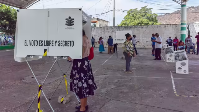 Pese a las incidencias, el INE aseguró que algunos testimonios en torno a la quema de casillas son falsas. Foto: Twitter