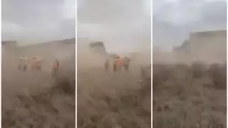 Vientos de Hanna derribaron parte del muro de Trump (Especial)