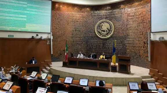 Concluyendo con 31 votos a favor para retirar el desafuero a José de Jesús N como magistrado del Supremo Tribunal de Justicia