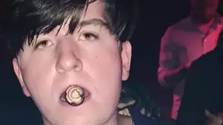 Tachan a Fofo Márquez de 'ignorante' por su forma de escribir