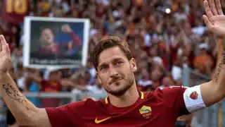 Francesco Totti quiere a más futbolistas mexicanos jugando en Italia