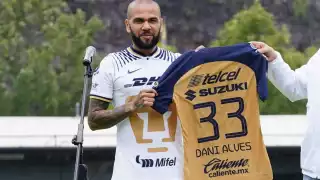 La estrella brasileña Dani Alves podría debutar con los Pumas este miércoles ante su afición en el Estadio Olímpico de CU