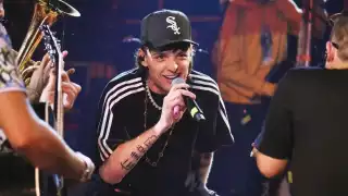 Al parecer la fama de Peso Pluma no ha podido llenar el Foro Sol