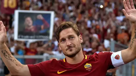 Francesco Totti quiere a más futbolistas mexicanos jugando en Italia Francesco Totti quiere a más futbolistas mexicanos jugando en Italia