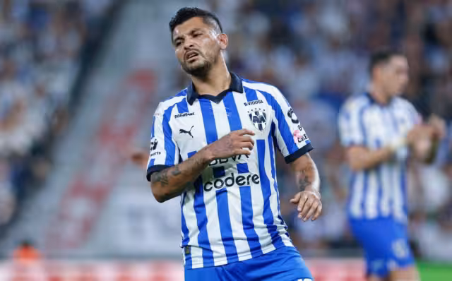 Tecatito ahora enfrenta problemas con la ley en Monterrey