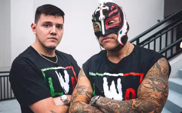 Rey Mysterio y su hijo Dominik