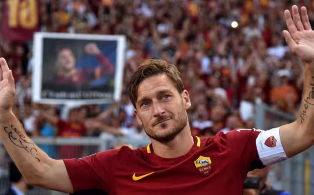 Francesco Totti quiere a más futbolistas mexicanos jugando en Italia