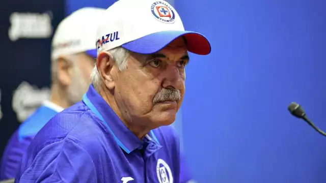 Ricardo "Tuca" Ferretti no soportó más los ataques en su contra por parte de algunos reporteros que cubren la fuente del Cruz Azul