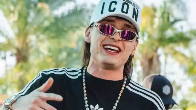 Repostera crea Rosca de Reyes de Peso Pluma