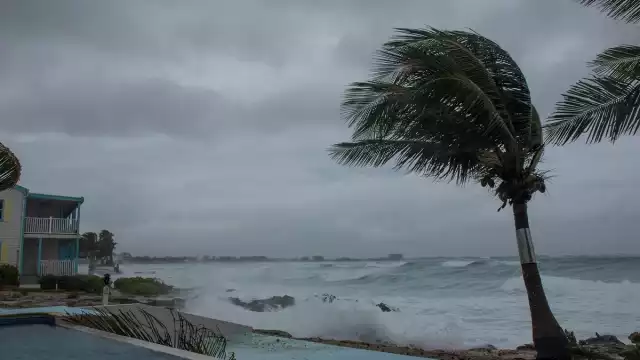 Se esperan lluvias torrenciales en Quintana Roo e intensas en Yucatán
