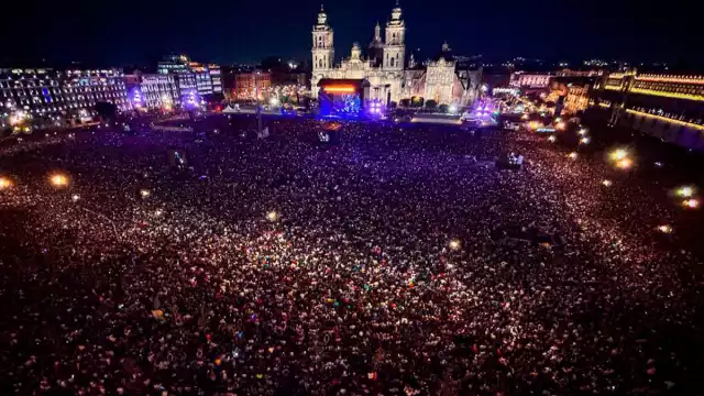 Los Fabulosos Cadillacs reúnen a 300 mil personas en el Zócalo al ritmo de sus grandes éxitos