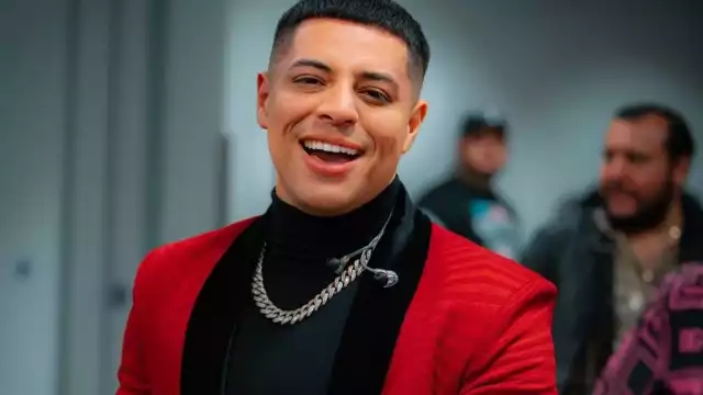 Eduin Caz pudo entrar a El Recodo