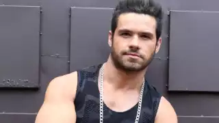 A casi seis meses de su salida de prisión por violencia intrafamiliar equiparada contra Tefi Valenzuela, Eleazar Gómez no ha podido concretar ningún trabajo en las televisoras