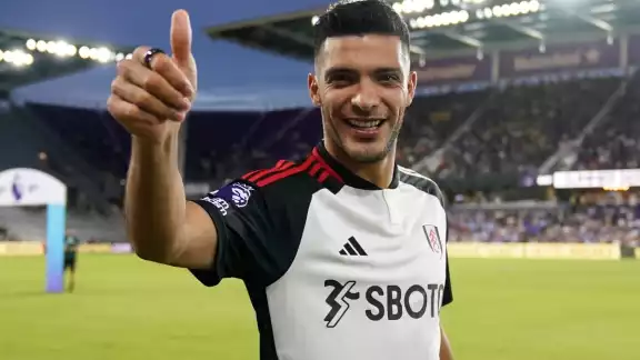 Raúl Jiménez llegó al Fulham luego de estar 5 años con el Wolves
