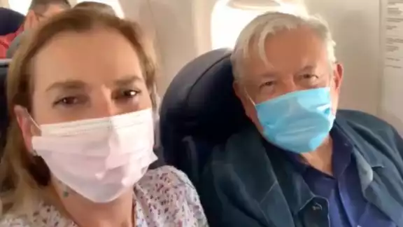 Beatriz Gutiérrez Müller, también felicitó a los padres, en especial a los papás solteros Beatriz Gutiérrez Müller, también felicitó a los padres, en especial a los papás solteros