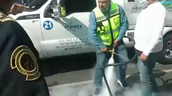 Tras amenazar a lops policías, el vocero del gremio de gaseros fue arrestado junto con tres de sus compañeros Tras amenazar a lops policías, el vocero del gremio de gaseros fue arrestado junto con tres de sus compañeros