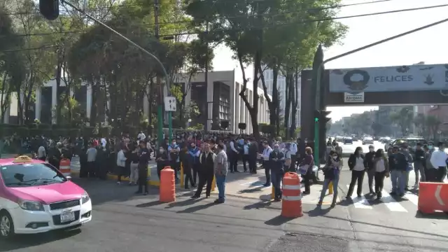 Un sujeto anónimo realizó una llamada telefónica a emergencias para alertar sobre la bomba.