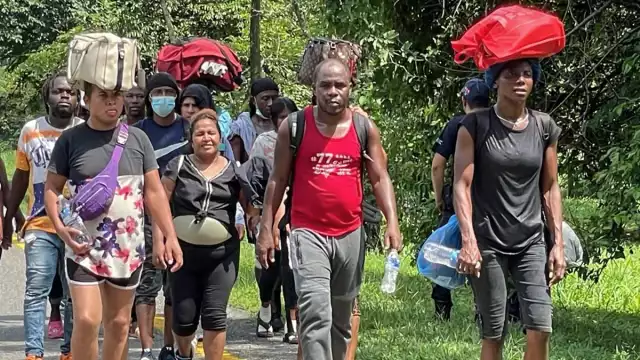 El grupo de migrantes era de más de 400 caribeños que habían cruzado entre los matorrales y selva para poder evadir a las autoridades mexicanas