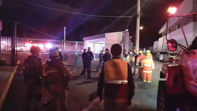Una explosión registrada este viernes  en las instalaciones de la FGR en Puebla dejó dos muertos y al menos tres personas heridas