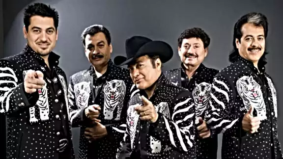 El 'Jefe de jefes' fue popularizado en 1997 por los miembros de la familia Hernández, y fundadores de la banda Los Tigres Norte. Foto: Especial El 'Jefe de jefes' fue popularizado en 1997 por los miembros de la familia Hernández, y fundadores de la banda Los Tigres Norte. Foto: Especial