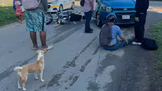 Conductor embiste a motociclista en la avenida Justo Sierra en Chetumal