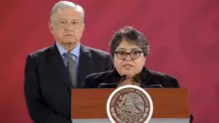 Raquel Buenrostro cuenta con una trayectoria de más de 20 años dentro de la administración pública