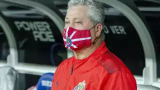 A una semana del clásico nacional, Chivas se queda sin DT