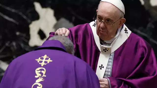 El Papa Francisco pide a los fieles que alimenten su fe en Dios