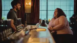 Bebé Reno narra la historia de una mujer de 44 años que acosa a un hombre joven