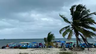 En 4 días, 24 mil visitantes cancelaron sus tours y los pescadores no han zarpado en una semana