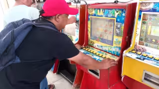 Advierten peligro por “casinitos” en tiendas de Chetumal; menores son los más afectados
