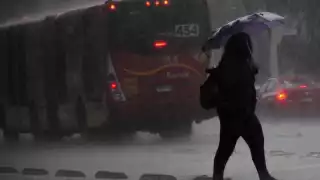 Pronostican lluvias intensas en México por paso Frente Frío y onda tropical