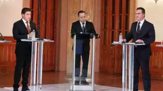 Los candidatos a la gubernatura por Nuevo León se ven las caras en un debate muy complejo