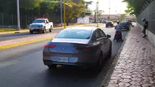 El único lugar en el cual está permitido detener las unidades es en el estacionamiento que tiene un costo de 10 pesos por hora