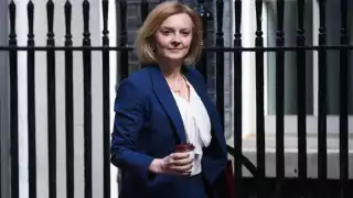 Ya recibió el encargo formal por parte de la Reina Isabel II
