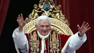 El Papa Francisco pidió esta mañana oraciones para Benedicto XVI