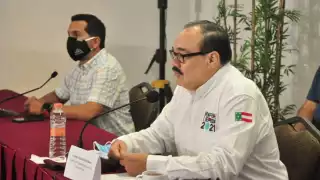 El candidato participó ayer en el Foro de Economía, Turismo y Empleo, con empresarios del ramo turístico y representantes del sector