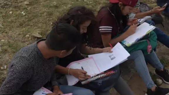 Las becas serán entregadas para evitar la deserción escolar Foto: Cuartoscuro Las becas serán entregadas para evitar la deserción escolar Foto: Cuartoscuro