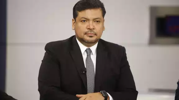 Luis Enrique Orozco renunció a la gubernatura de Nuevo León ante el regreso de Samuel García