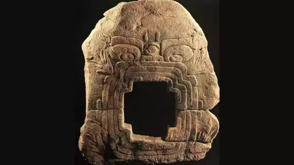 Pieza Olmeca 'Monstruo de la Tierra'