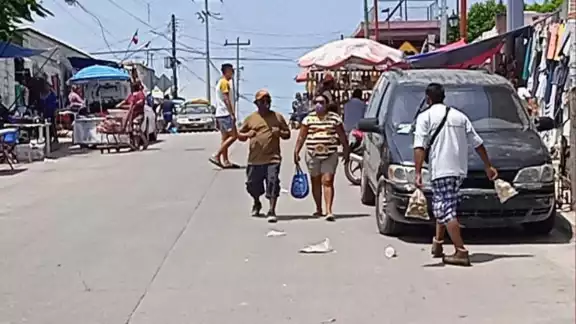 Los comerciantes del tianguis “El Joloch” dejaron en claro que a todos los candidatos les pedirán atención a sus necesidades