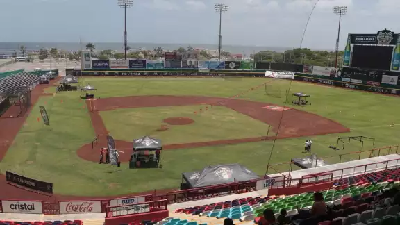 El bachillerato tendrá cuatro opciones de carreras técnicas para cursar, dos por plantel, en Campeche se ofrecerá el entrenamiento integral de béisbol. El bachillerato tendrá cuatro opciones de carreras técnicas para cursar, dos por plantel, en Campeche se ofrecerá el entrenamiento integral de béisbol.