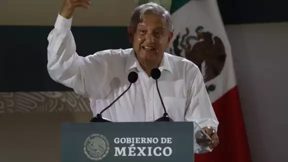 AMLO prometió vacunas para maestros en Yucatán AMLO prometió vacunas para maestros en Yucatán