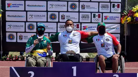 Omar Echeverría Espinoza hizo historia en la arquería después de conseguir el boleto para México Omar Echeverría Espinoza hizo historia en la arquería después de conseguir el boleto para México