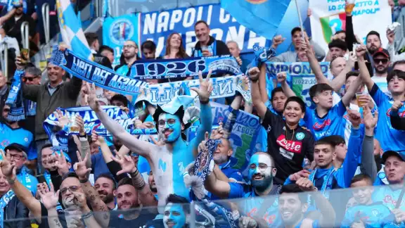 ¡Chucky Lozano Campeón! Napoli se corona en la Serie A de Italia tras 33 años
¡Chucky Lozano Campeón! Napoli se corona en la Serie A de Italia tras 33 años
